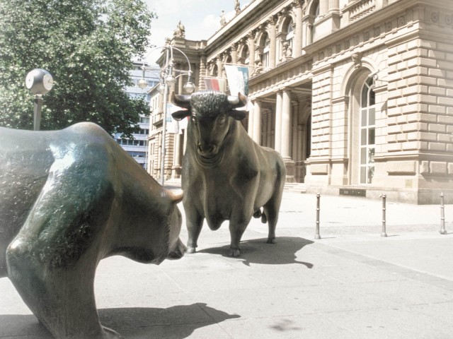 Bullenstatuen vor der Frankfurter Börse