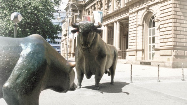 Bullenstatuen vor der Frankfurter Börse