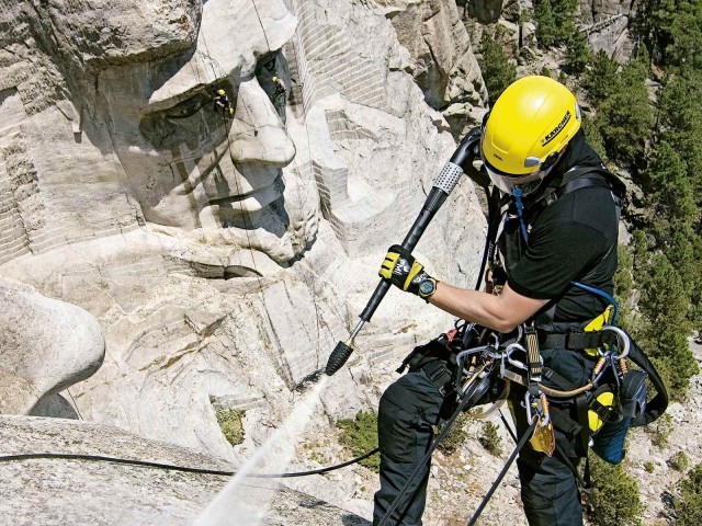 Die Präsidentenköpfe am Mount Rushmore werden gekärchert