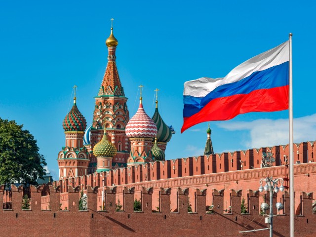 Moscow Kremlin and Russian flag