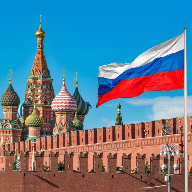 Moscow Kremlin and Russian flag