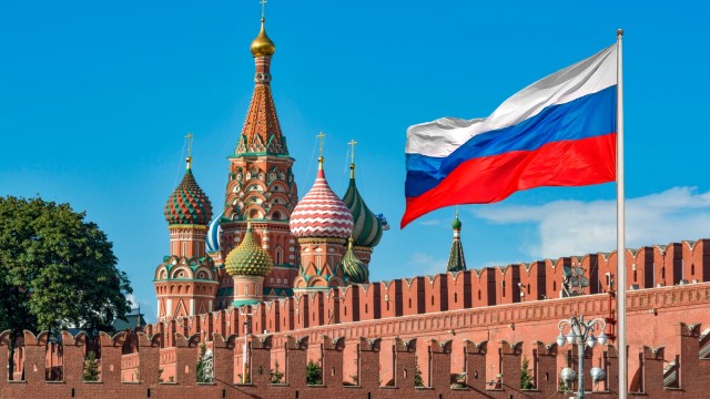 Moscow Kremlin and Russian flag